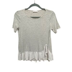 Tea n Rose Ribbed Knit Ruffled Hem Tee Shirt Top Tan-Gray Medium-Soft Girl